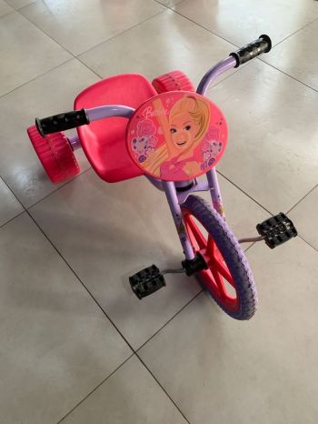 Vendo triciclo . Bebês e Crianças