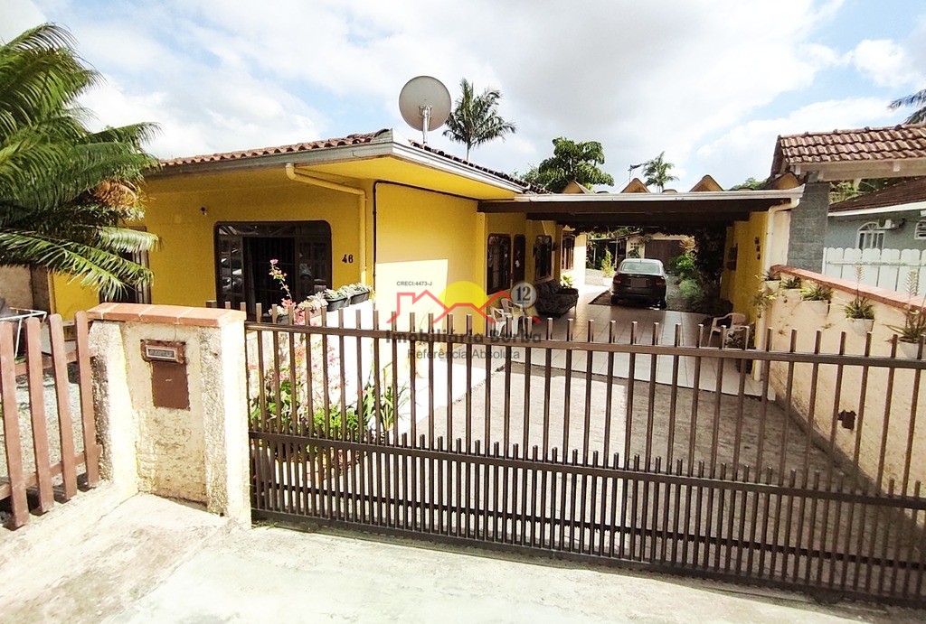 Casa  venda  no Joo Costa - Joinville, SC. Imveis