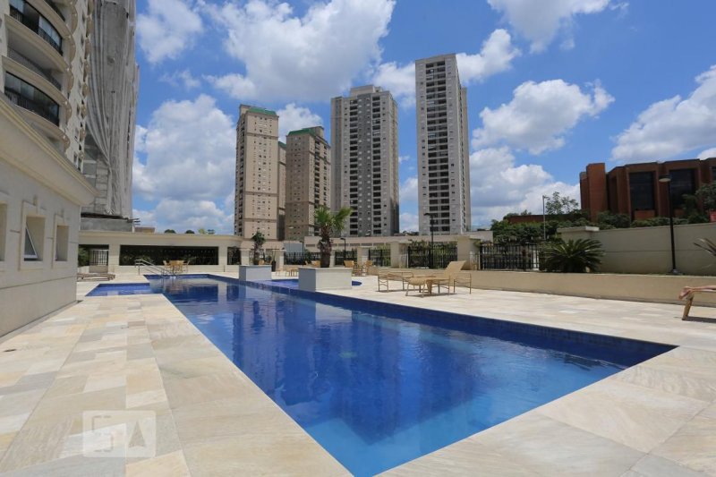 Apartamento com 3 Dormitórios à venda, 97 m² por R$ 900.000,00