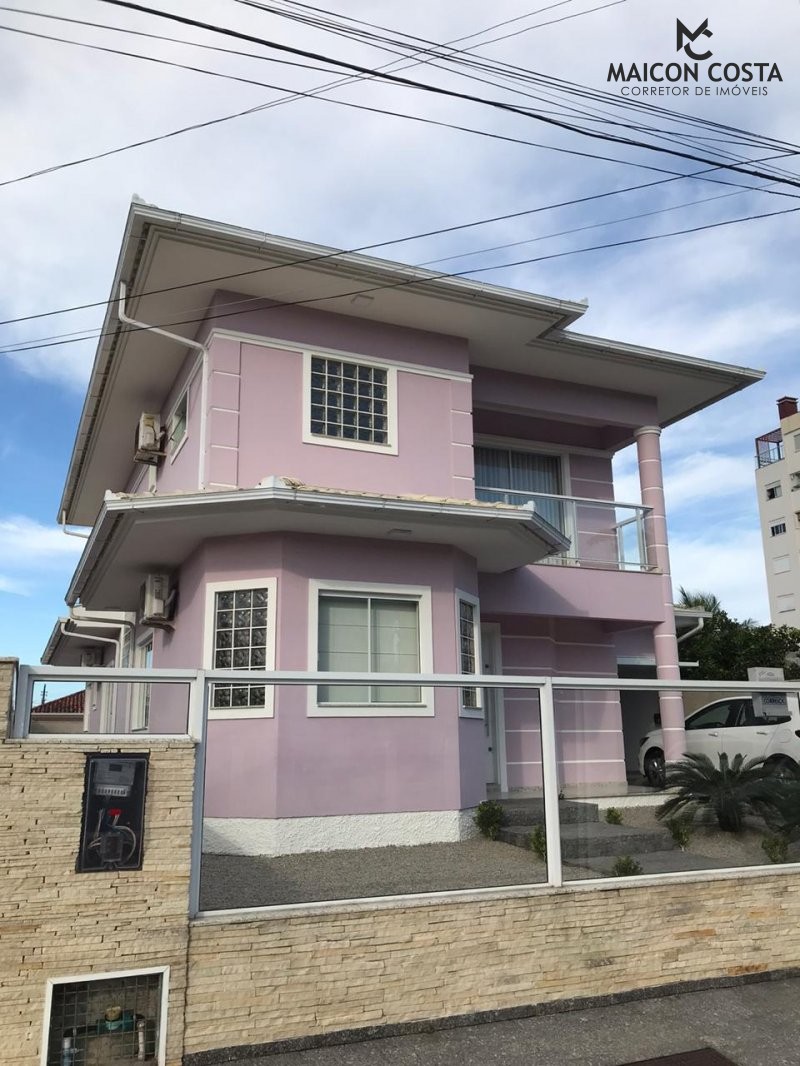 Casa  venda  no Praia Joo Rosa - Biguau, SC. Imveis