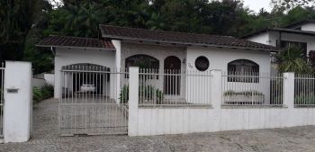 Casa comercial para alugar  no Anita Garibaldi - Joinville, SC. Imóveis