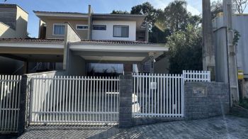 Casa geminado à venda  no Saguaçu - Joinville, SC. Imóveis