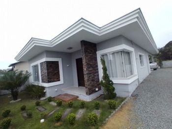 Casa à venda  no Rainha - Araquari, SC. Imóveis