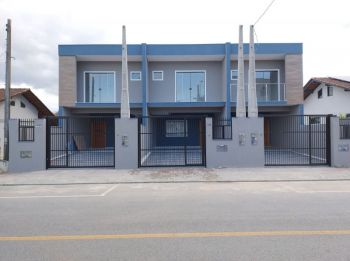 Sobrado geminado à venda  no Boa Vista - Joinville, SC. Imóveis