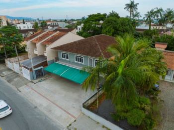 Prédio comercial/residencial à venda  no Iririú - Joinville, SC. Imóveis