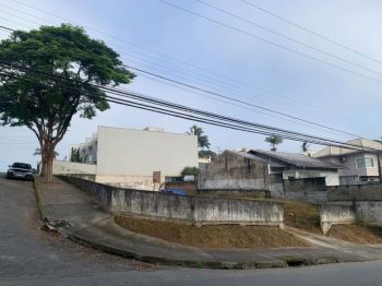 Terreno/Lote à venda  no Floresta - Joinville, SC. Imóveis