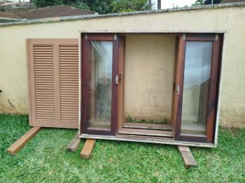 2 janelas antigas de madeira de lei + venezianas /1.50×1.20m. Para sua casa 2 janelas antigas de madeira de lei + venezianas /1.50×1.20m. Para sua casa