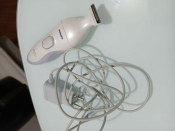 Aparador de pêlos à venda. Para sua casa Aparador de pêlos à venda. Para sua casa