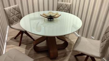 Jogo de jantar . Para sua casa