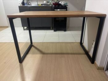 Mesa industrial modelo rústico. Para sua casa