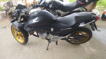 Honda CB 300 R  . Veículos e barcos