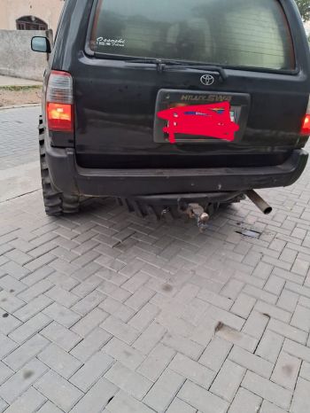 Toyota Hilux SW4 7 LUGARES . Veículos e barcos