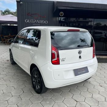 Volkswagen Up! Righ 1.0. Veículos e barcos